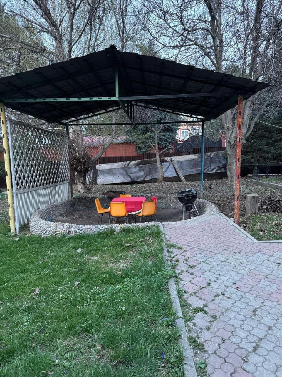 Коттедж 3-Ех Уровневый Almatý Exterior foto